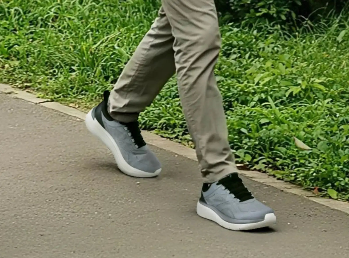 Men's Cloud Wanderer V24
