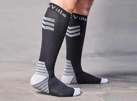 F FitVille Compression Socks (Unisex) - Moisture Wicking Arch Support for Running, Travel, Nurse & Recovery - Calf Muscle Pain Relief Hosiery